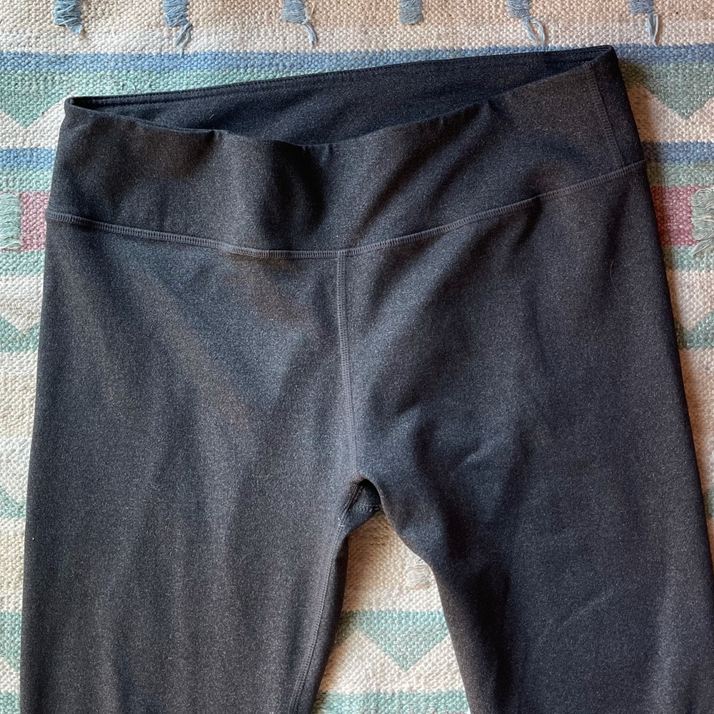 FABLETICS | Women’s Salar Cropped Athleisure Workout Squat Proof Leggings Gray M - Picture 6 of 10